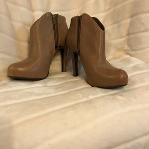 Jessica Simpson Tan Nude Booties Size 6